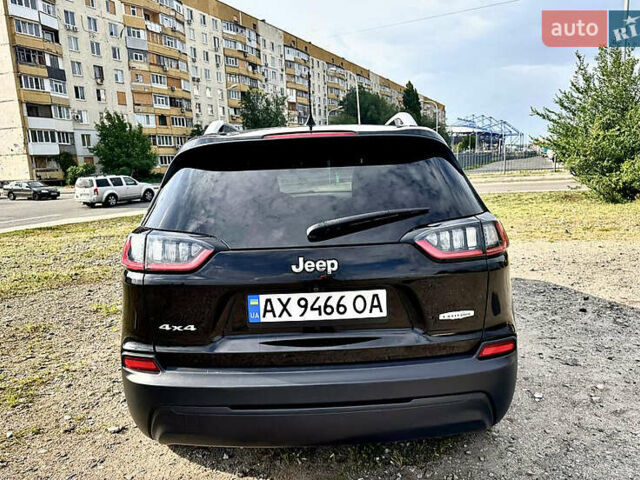 Черный Джип Чероки, объемом двигателя 2.36 л и пробегом 129 тыс. км за 19000 $, фото 4 на Automoto.ua