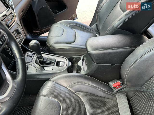 Черный Джип Чероки, объемом двигателя 1.99 л и пробегом 63 тыс. км за 18999 $, фото 41 на Automoto.ua