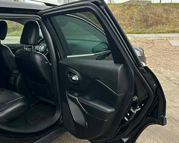 Черный Джип Чероки, объемом двигателя 3.24 л и пробегом 77 тыс. км за 24500 $, фото 12 на Automoto.ua