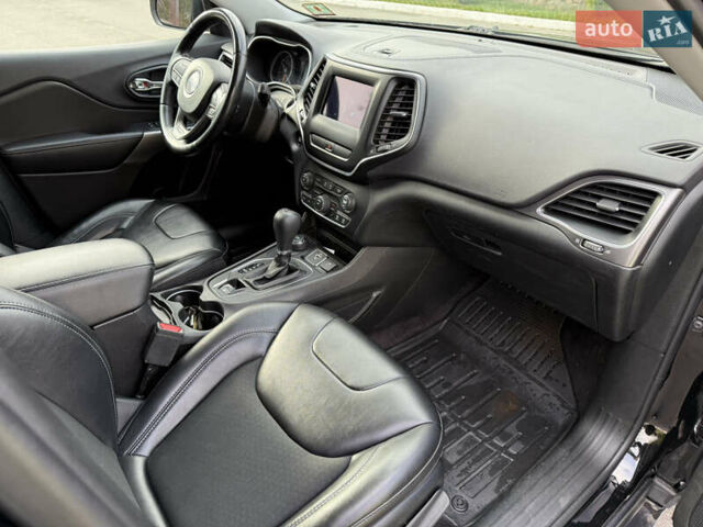 Черный Джип Чероки, объемом двигателя 2.36 л и пробегом 218 тыс. км за 14200 $, фото 28 на Automoto.ua