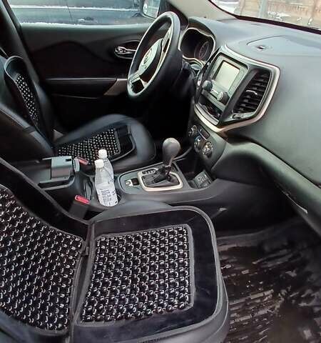 Черный Джип Чероки, объемом двигателя 2.36 л и пробегом 183 тыс. км за 16517 $, фото 6 на Automoto.ua