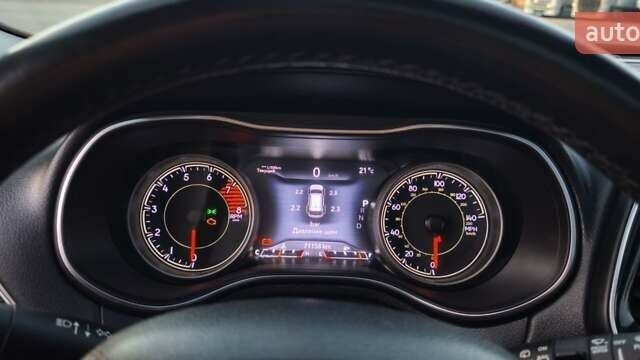 Чорний Джип Cherokee, об'ємом двигуна 3.24 л та пробігом 71 тис. км за 22000 $, фото 9 на Automoto.ua