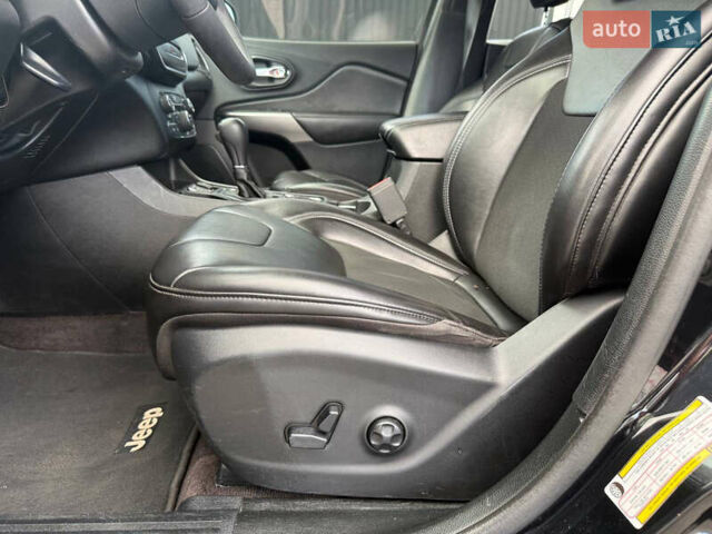 Чорний Джип Cherokee, об'ємом двигуна 2.4 л та пробігом 67 тис. км за 14500 $, фото 19 на Automoto.ua