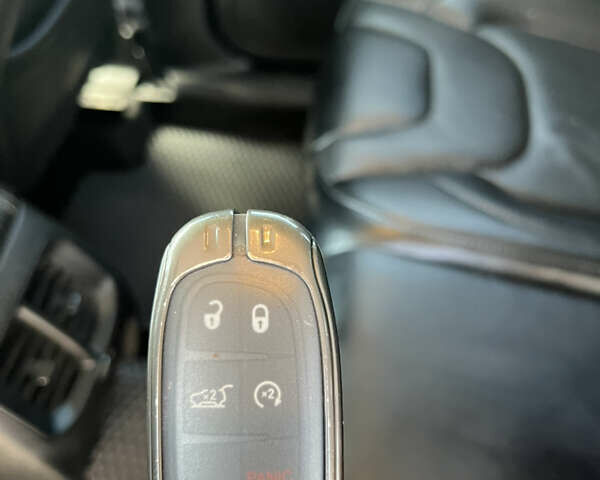 Черный Джип Чероки, объемом двигателя 2.36 л и пробегом 84 тыс. км за 19990 $, фото 16 на Automoto.ua