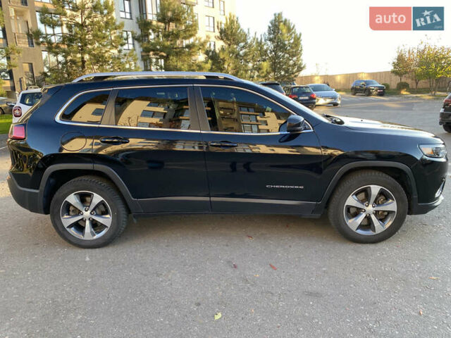 Чорний Джип Cherokee, об'ємом двигуна 3.24 л та пробігом 113 тис. км за 21800 $, фото 4 на Automoto.ua