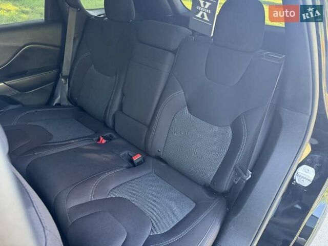 Черный Джип Чероки, объемом двигателя 2.36 л и пробегом 96 тыс. км за 13499 $, фото 27 на Automoto.ua