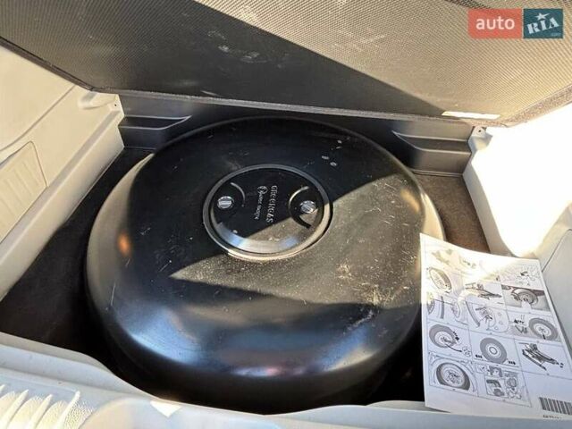 Черный Джип Чероки, объемом двигателя 3.24 л и пробегом 75 тыс. км за 18700 $, фото 17 на Automoto.ua