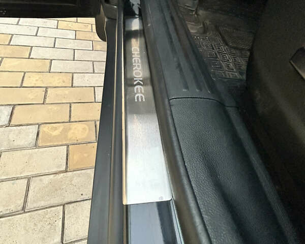 Черный Джип Чероки, объемом двигателя 3.24 л и пробегом 156 тыс. км за 18500 $, фото 19 на Automoto.ua