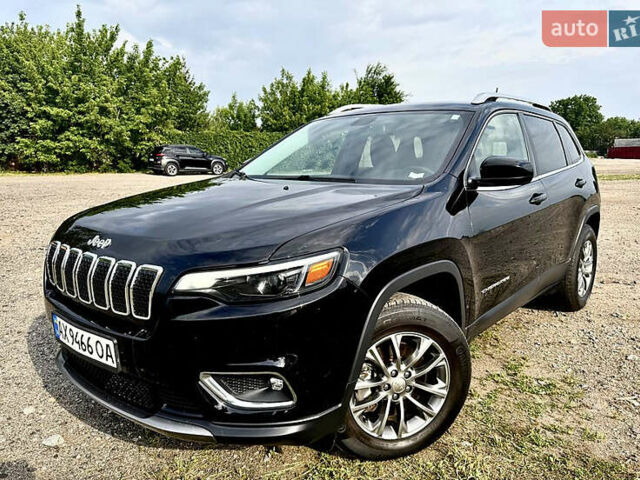 Черный Джип Чероки, объемом двигателя 2.36 л и пробегом 129 тыс. км за 19000 $, фото 1 на Automoto.ua