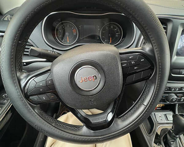 Чорний Джип Cherokee, об'ємом двигуна 2.36 л та пробігом 95 тис. км за 15400 $, фото 8 на Automoto.ua