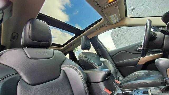 Чорний Джип Cherokee, об'ємом двигуна 0 л та пробігом 106 тис. км за 8900 $, фото 12 на Automoto.ua