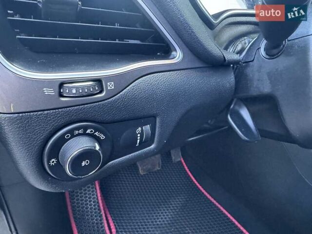 Черный Джип Чероки, объемом двигателя 2.36 л и пробегом 96 тыс. км за 13499 $, фото 28 на Automoto.ua