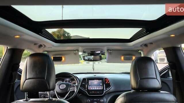 Чорний Джип Cherokee, об'ємом двигуна 3.24 л та пробігом 71 тис. км за 22000 $, фото 21 на Automoto.ua