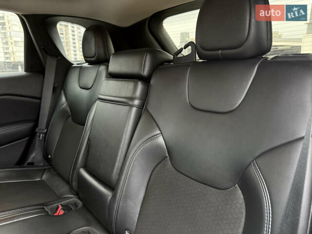 Черный Джип Чероки, объемом двигателя 2.36 л и пробегом 70 тыс. км за 13300 $, фото 15 на Automoto.ua