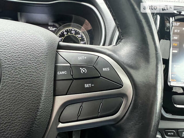 Чорний Джип Cherokee, об'ємом двигуна 2 л та пробігом 77 тис. км за 23500 $, фото 15 на Automoto.ua
