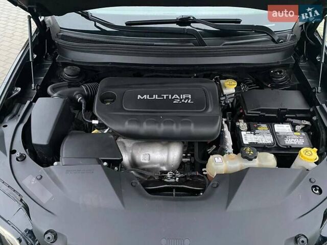 Черный Джип Чероки, объемом двигателя 2.36 л и пробегом 159 тыс. км за 14000 $, фото 17 на Automoto.ua