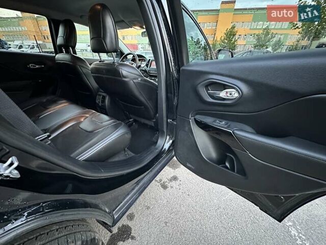 Чорний Джип Cherokee, об'ємом двигуна 2.36 л та пробігом 155 тис. км за 15599 $, фото 9 на Automoto.ua