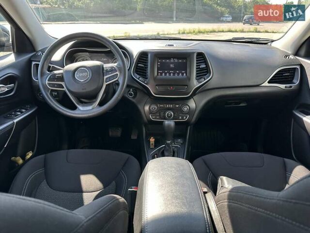 Черный Джип Чероки, объемом двигателя 2.4 л и пробегом 79 тыс. км за 15000 $, фото 15 на Automoto.ua