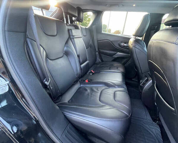 Черный Джип Чероки, объемом двигателя 3.2 л и пробегом 133 тыс. км за 18000 $, фото 20 на Automoto.ua