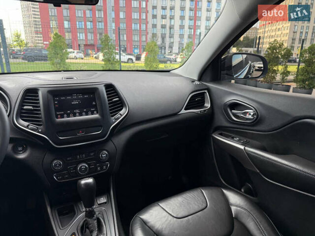 Чорний Джип Cherokee, об'ємом двигуна 2.4 л та пробігом 67 тис. км за 14500 $, фото 32 на Automoto.ua