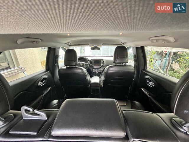 Черный Джип Чероки, объемом двигателя 3.24 л и пробегом 156 тыс. км за 18500 $, фото 24 на Automoto.ua