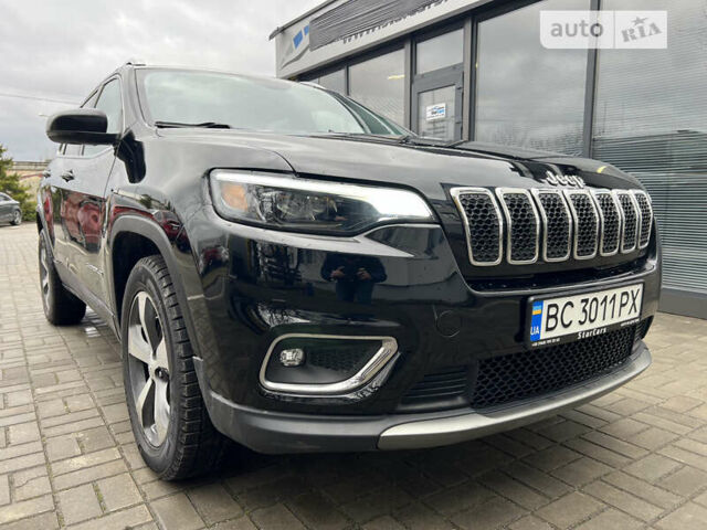 Чорний Джип Cherokee, об'ємом двигуна 2 л та пробігом 77 тис. км за 25500 $, фото 1 на Automoto.ua