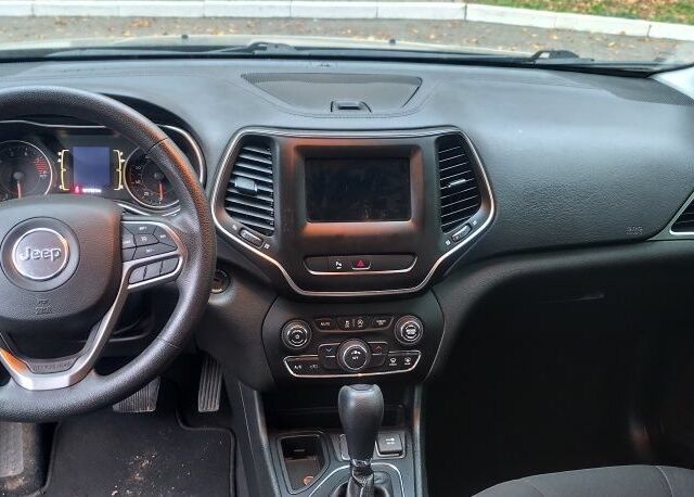 Чорний Джип Cherokee, об'ємом двигуна 3.2 л та пробігом 197 тис. км за 14550 $, фото 13 на Automoto.ua