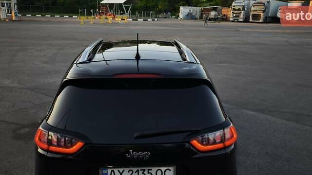 Чорний Джип Cherokee, об'ємом двигуна 3.24 л та пробігом 71 тис. км за 22000 $, фото 4 на Automoto.ua