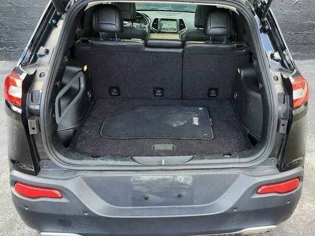 Чорний Джип Cherokee, об'ємом двигуна 0 л та пробігом 106 тис. км за 8900 $, фото 13 на Automoto.ua