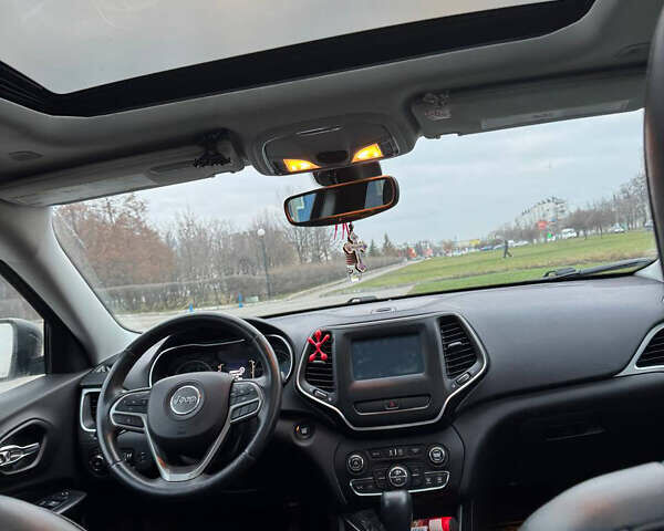 Черный Джип Чероки, объемом двигателя 2.36 л и пробегом 108 тыс. км за 16500 $, фото 5 на Automoto.ua