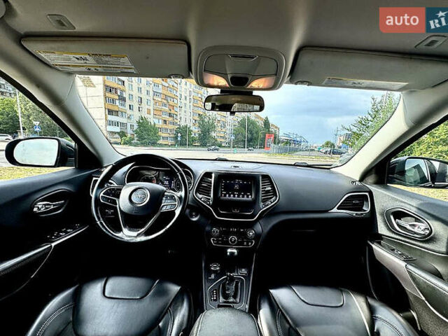 Черный Джип Чероки, объемом двигателя 2.36 л и пробегом 129 тыс. км за 19000 $, фото 11 на Automoto.ua