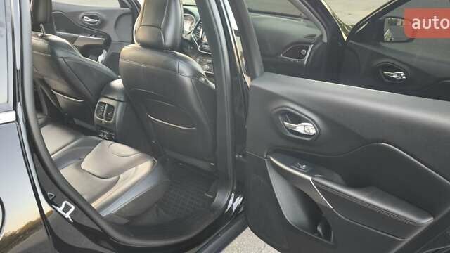 Чорний Джип Cherokee, об'ємом двигуна 3.24 л та пробігом 71 тис. км за 22000 $, фото 20 на Automoto.ua