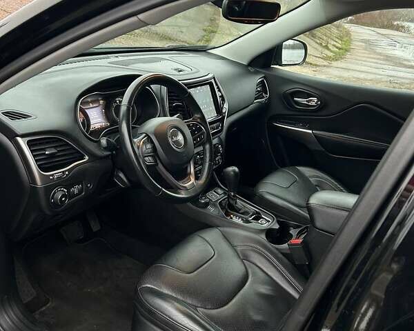 Черный Джип Чероки, объемом двигателя 3.24 л и пробегом 77 тыс. км за 24500 $, фото 9 на Automoto.ua