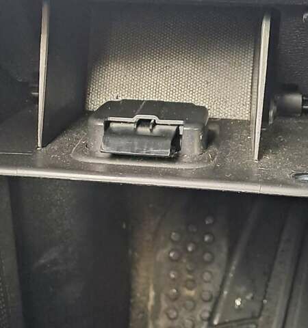 Чорний Джип Cherokee, об'ємом двигуна 2.36 л та пробігом 139 тис. км за 13458 $, фото 24 на Automoto.ua