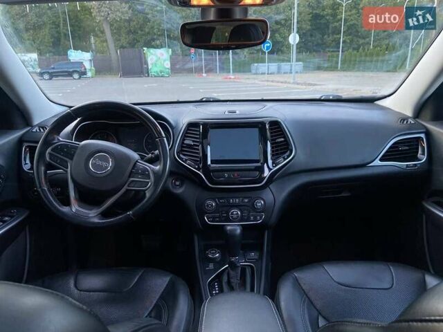 Чорний Джип Cherokee, об'ємом двигуна 2 л та пробігом 175 тис. км за 15900 $, фото 25 на Automoto.ua