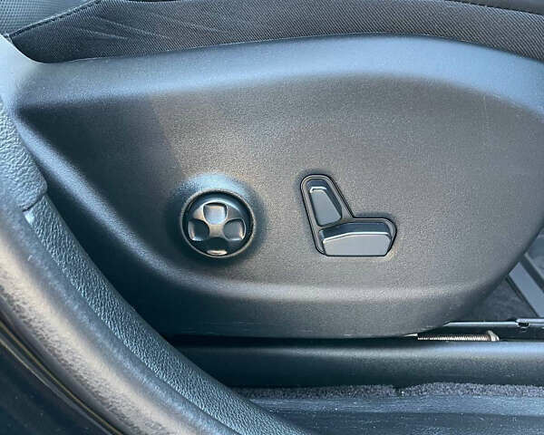 Черный Джип Чероки, объемом двигателя 3.2 л и пробегом 133 тыс. км за 18000 $, фото 27 на Automoto.ua