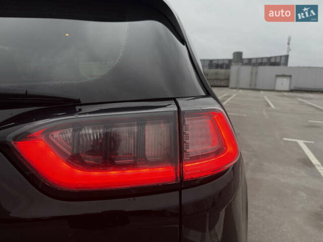 Черный Джип Чероки, объемом двигателя 2.36 л и пробегом 70 тыс. км за 13300 $, фото 17 на Automoto.ua