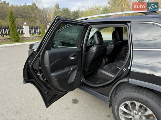 Черный Джип Чероки, объемом двигателя 2.36 л и пробегом 218 тыс. км за 14200 $, фото 34 на Automoto.ua