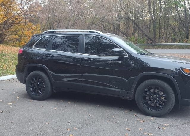 Чорний Джип Cherokee, об'ємом двигуна 3.2 л та пробігом 197 тис. км за 14550 $, фото 6 на Automoto.ua