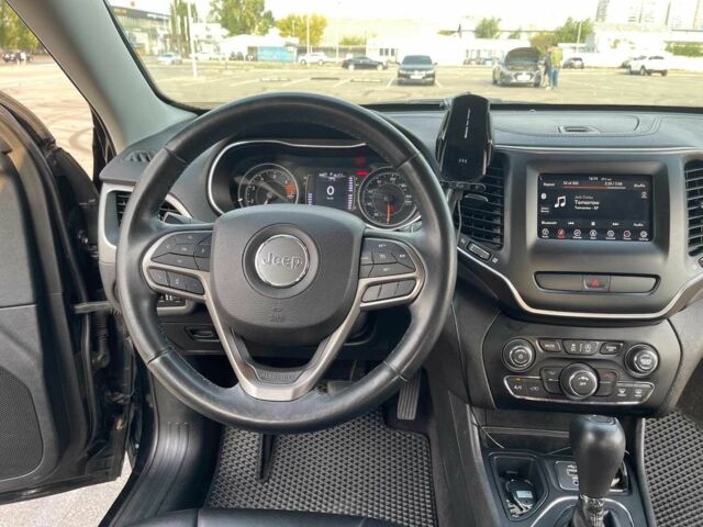 Черный Джип Чероки, объемом двигателя 2.4 л и пробегом 155 тыс. км за 15000 $, фото 21 на Automoto.ua