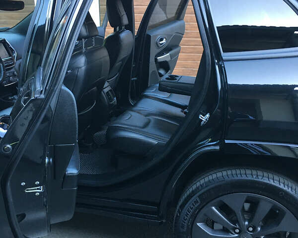Чорний Джип Cherokee, об'ємом двигуна 1.99 л та пробігом 61 тис. км за 19300 $, фото 56 на Automoto.ua