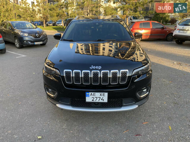 Чорний Джип Cherokee, об'ємом двигуна 3.24 л та пробігом 113 тис. км за 21800 $, фото 1 на Automoto.ua