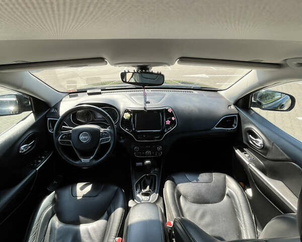 Черный Джип Чероки, объемом двигателя 2.36 л и пробегом 84 тыс. км за 19990 $, фото 8 на Automoto.ua