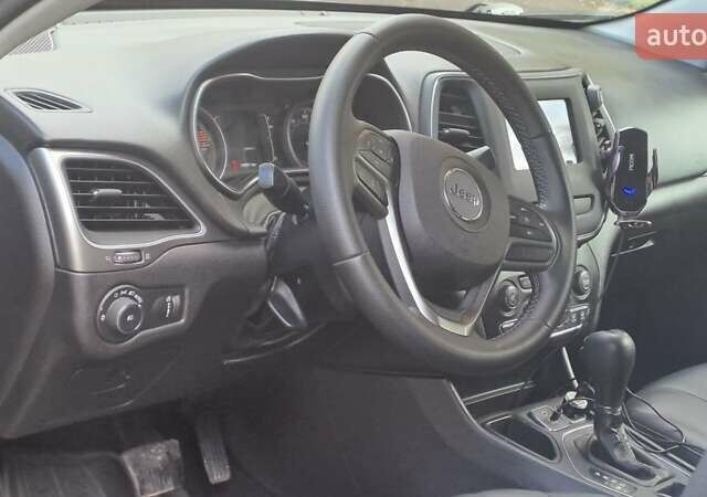 Чорний Джип Cherokee, об'ємом двигуна 2.36 л та пробігом 139 тис. км за 13458 $, фото 25 на Automoto.ua