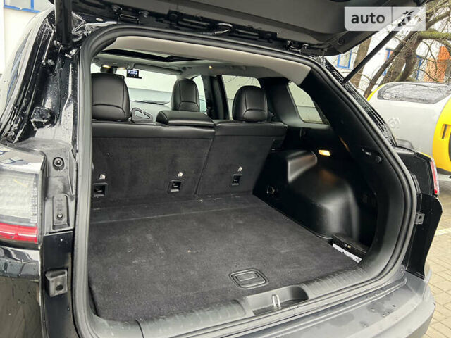 Чорний Джип Cherokee, об'ємом двигуна 2 л та пробігом 77 тис. км за 23500 $, фото 7 на Automoto.ua