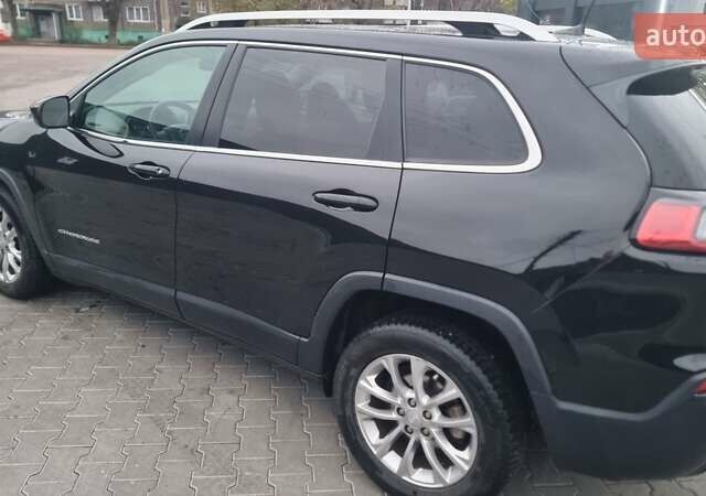 Черный Джип Чероки, объемом двигателя 2.36 л и пробегом 180 тыс. км за 13200 $, фото 2 на Automoto.ua