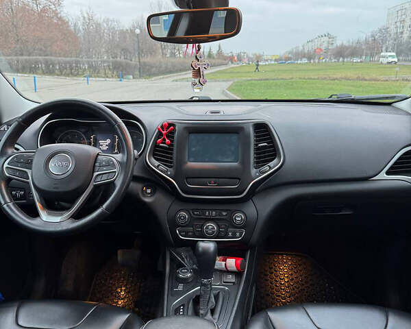 Черный Джип Чероки, объемом двигателя 2.36 л и пробегом 108 тыс. км за 16500 $, фото 6 на Automoto.ua