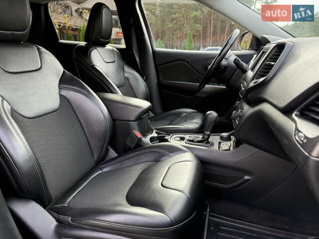 Черный Джип Чероки, объемом двигателя 2.36 л и пробегом 218 тыс. км за 14200 $, фото 29 на Automoto.ua