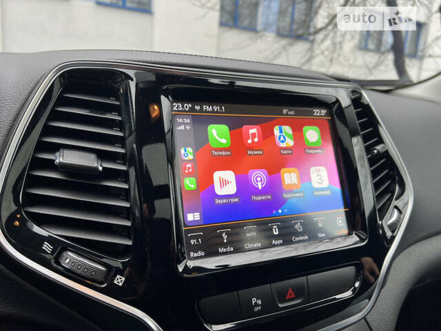 Чорний Джип Cherokee, об'ємом двигуна 2 л та пробігом 77 тис. км за 23500 $, фото 20 на Automoto.ua