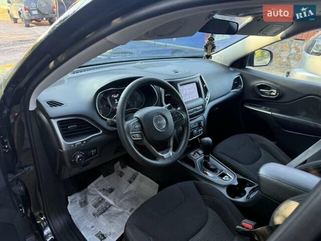 Чорний Джип Cherokee, об'ємом двигуна 2.4 л та пробігом 160 тис. км за 14800 $, фото 16 на Automoto.ua